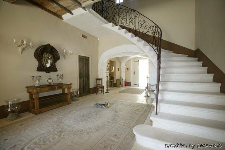 Hameau Des Baux Hotel Параду Интериор снимка
