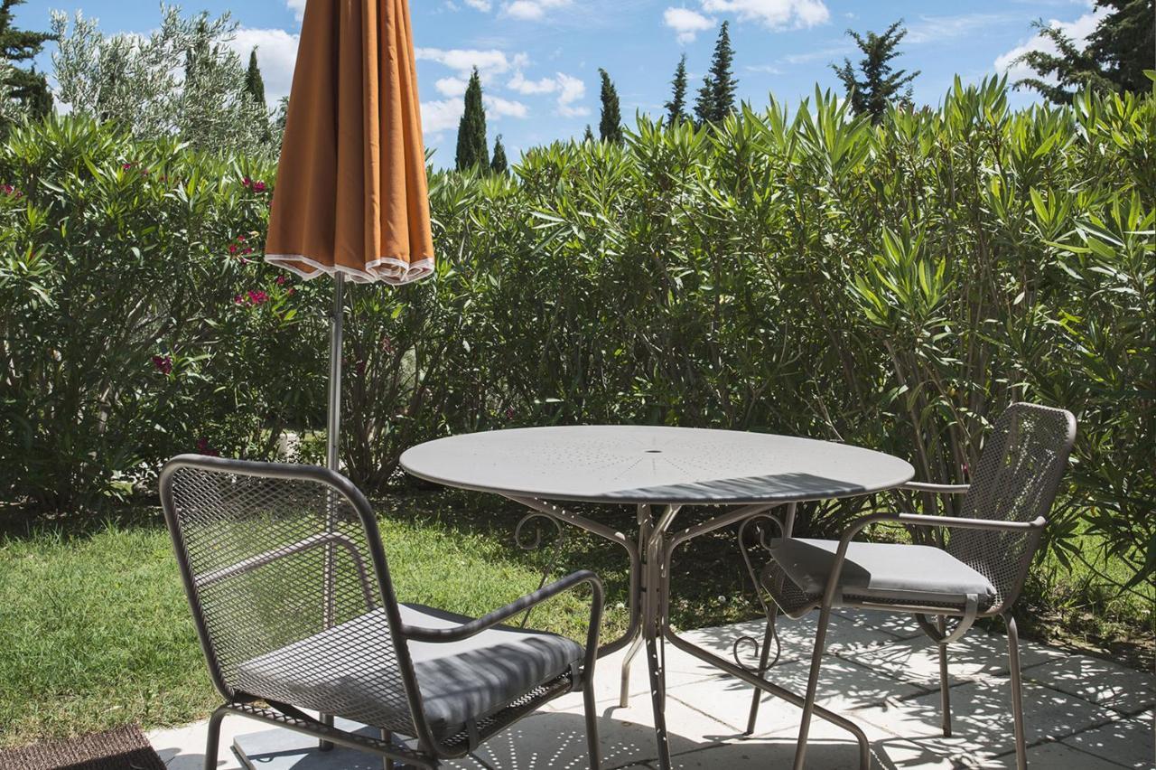 Hameau Des Baux Hotel Параду Екстериор снимка